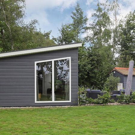 Landelijk Chalet 87 Oosterwolde  エクステリア 写真