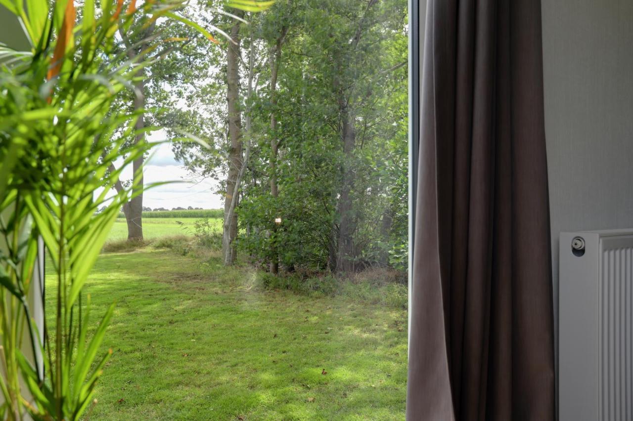 Landelijk Chalet 87 Oosterwolde  エクステリア 写真