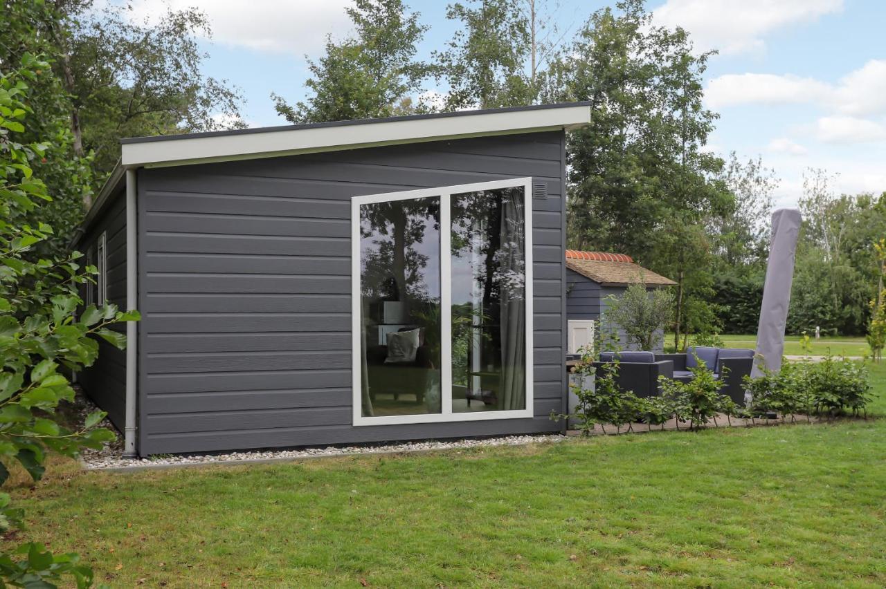Landelijk Chalet 87 Oosterwolde  エクステリア 写真