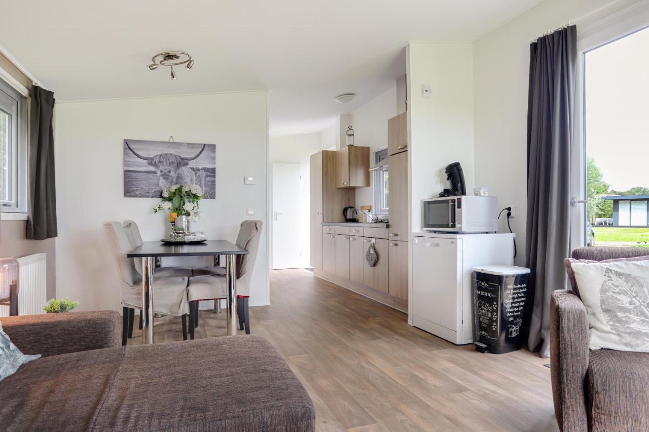 Landelijk Chalet 87 Oosterwolde  エクステリア 写真