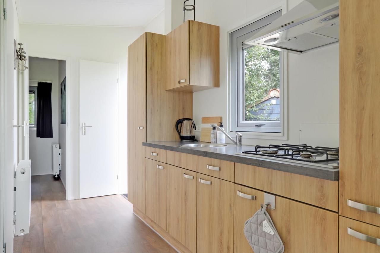 Landelijk Chalet 87 Oosterwolde  エクステリア 写真