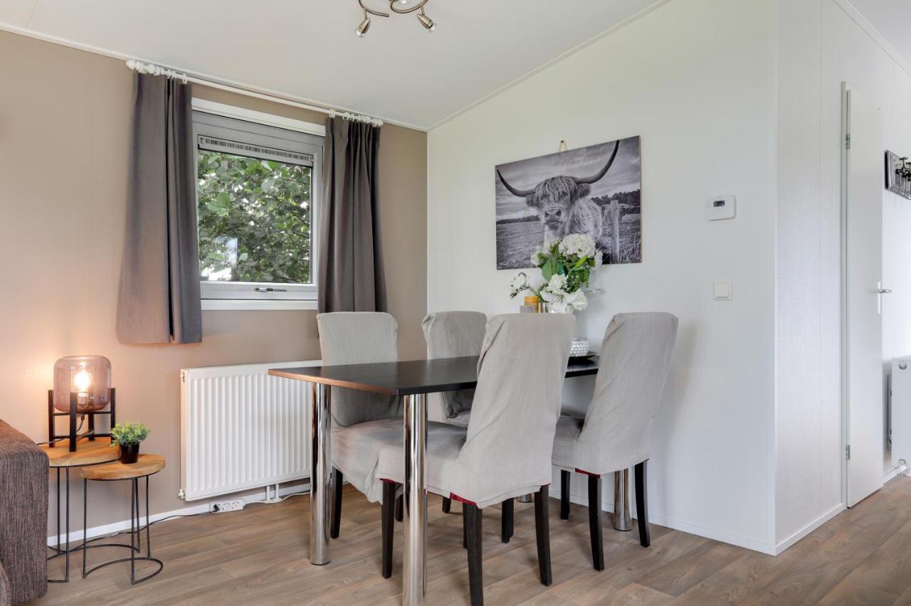 Landelijk Chalet 87 Oosterwolde  エクステリア 写真