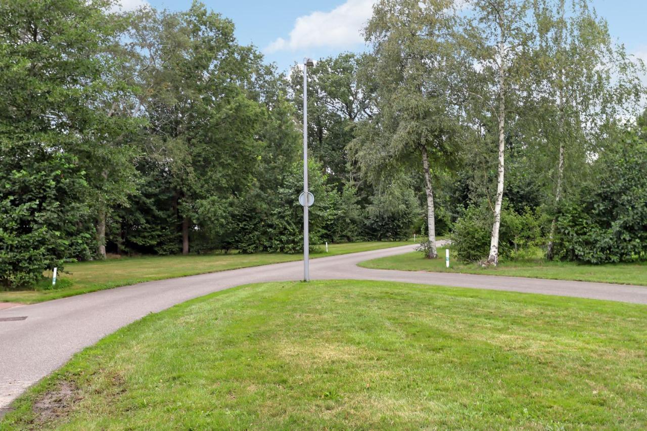 Landelijk Chalet 87 Oosterwolde  エクステリア 写真