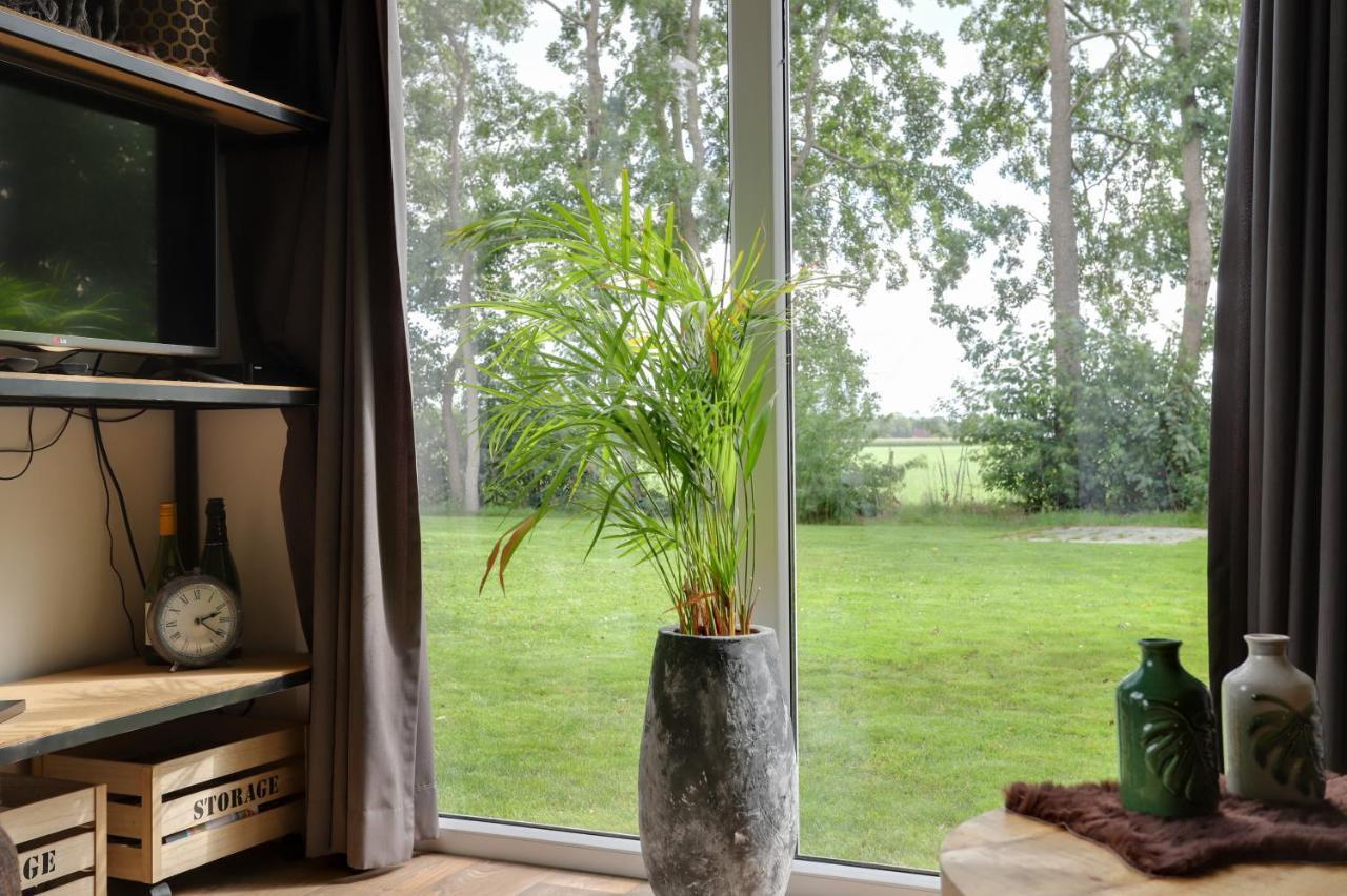 Landelijk Chalet 87 Oosterwolde  エクステリア 写真