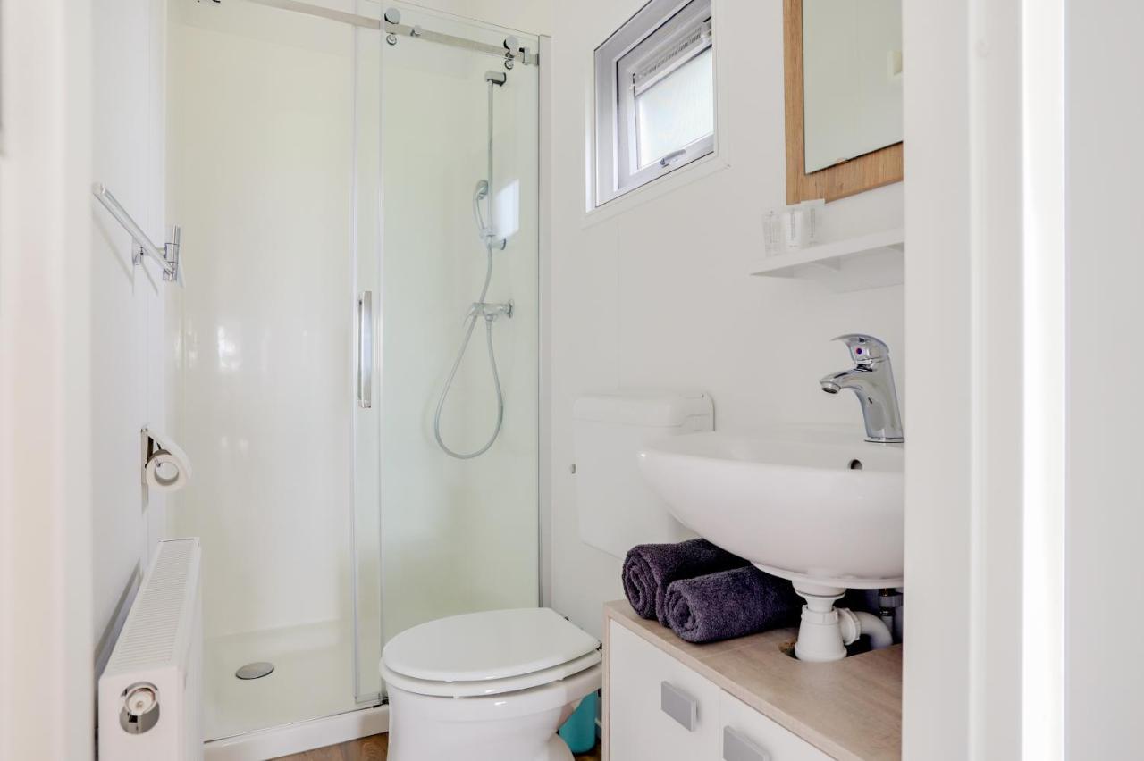 Landelijk Chalet 87 Oosterwolde  エクステリア 写真