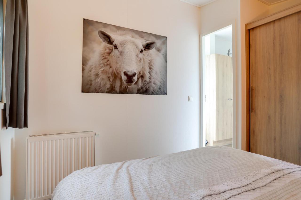 Landelijk Chalet 87 Oosterwolde  エクステリア 写真