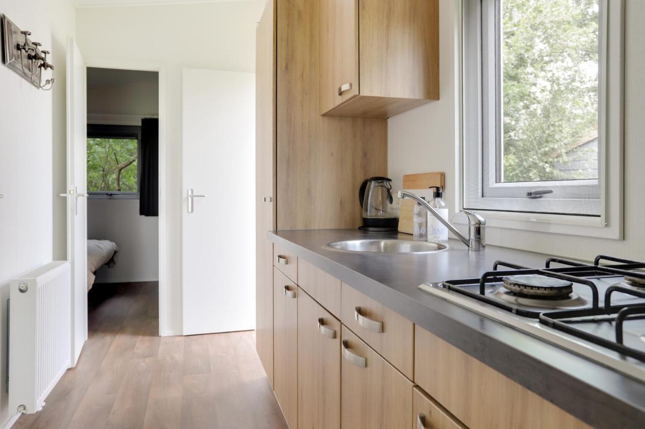 Landelijk Chalet 87 Oosterwolde  エクステリア 写真